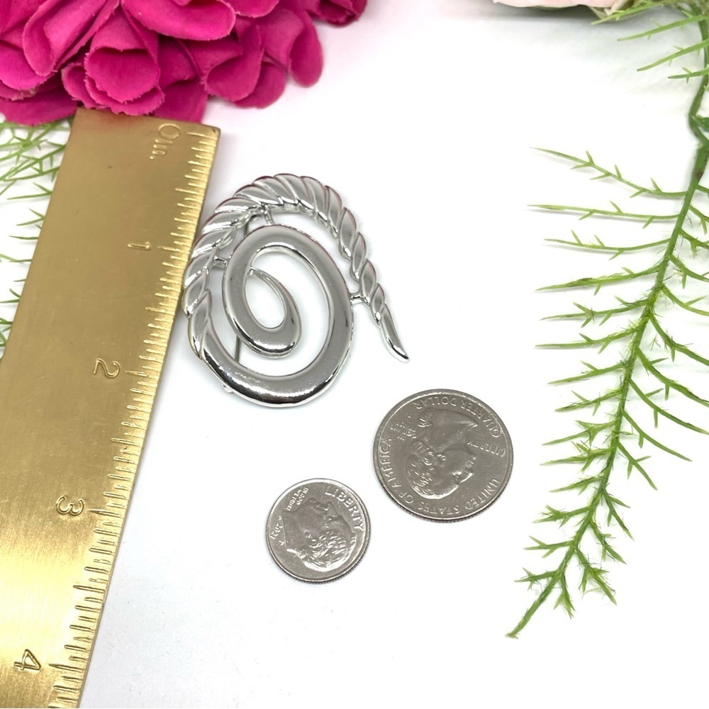 VINTAGE⚜️Chignon Spiral Twist Silver Brooch - Picture 5 of 5